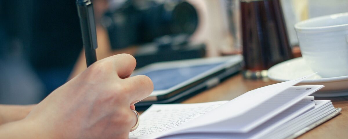 Jakie są podstawowe zasady i funkcje prawa pracy?